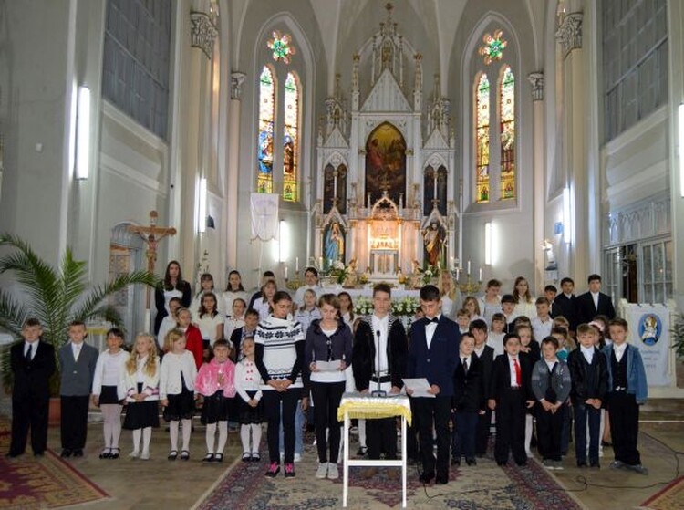 <em>Hír szerkesztése</em> Együtt imádkoztak az édesanyákért Pécskán