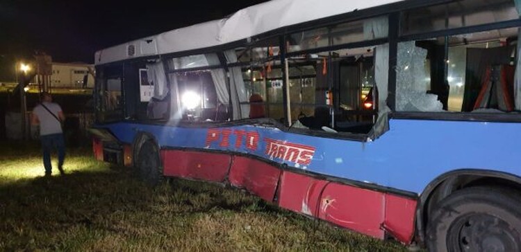 <em>Hír szerkesztése</em> Kamionnal ütközött egy autóbusz a körgyűrűn