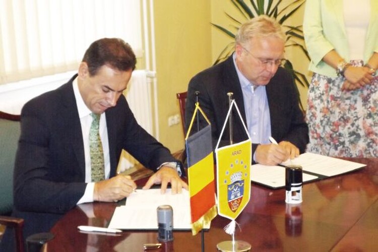 <em>Hír szerkesztése</em> Testvértelepülési megállapodást írt alá Arad Budapest-Hegyvidékkel