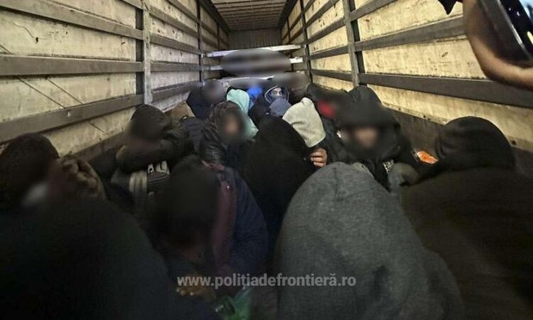 Illegálisan próbáltak átjutni a határon | Fotó: politiadefrontiera.ro