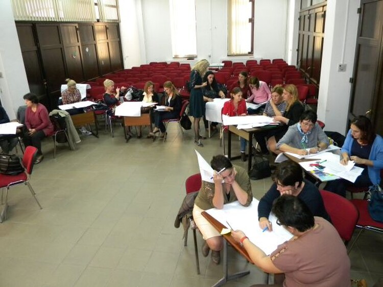 <em>Hír szerkesztése</em> Romántanárok szakmai tanácskozása a románnyelv-oktatásról
