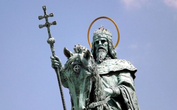 <em>Hír szerkesztése</em> Szent István-szobrot avatnak Pécskán