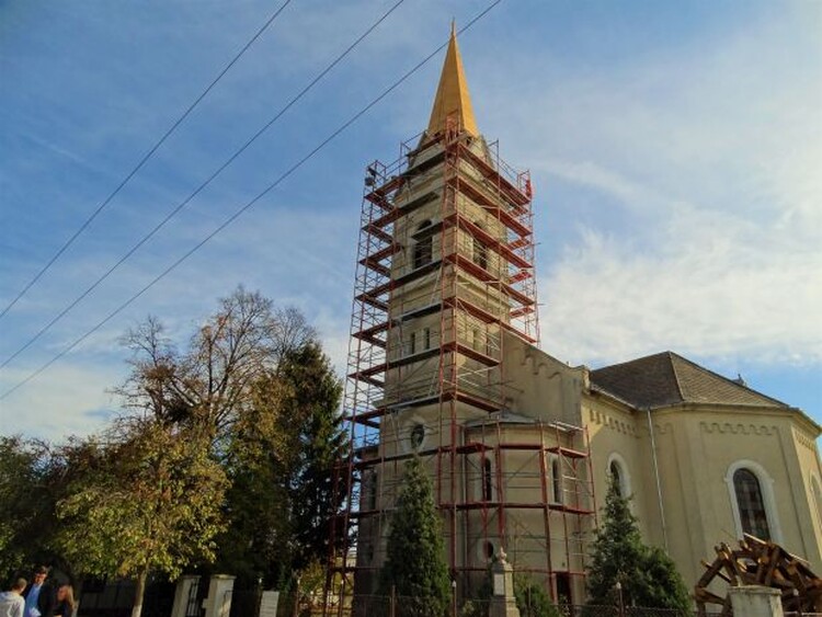 <em>Hír szerkesztése</em> Az evangélikus templom ünnepére készülnek Újvarsándon