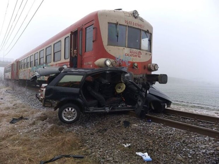 <em>Hír szerkesztése</em> Év eleji tragédia: vonatbaleset Újaradon