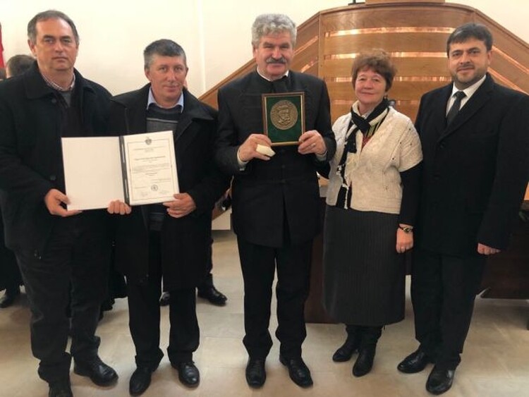 <em>Hír szerkesztése</em> Pro Ecclesia-díjat kapott a zeréndi egyházközség