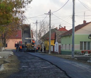 Pécskán az infrastruktúrát uniós pénzből fejlesztik. Fotó: Sinka Pál