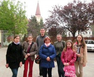 A versenyen résztvevő aradi diákok Puskel Emese Tünde tanárnővel