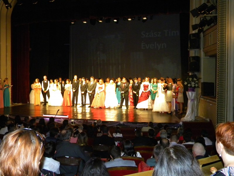 Szalagavato a Csikyben