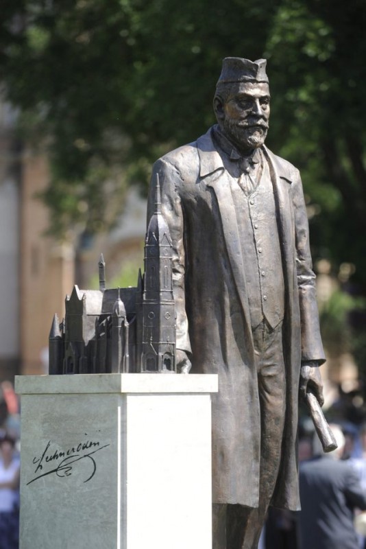 Felavatták Lechner Ödön szobrát Kõbányán