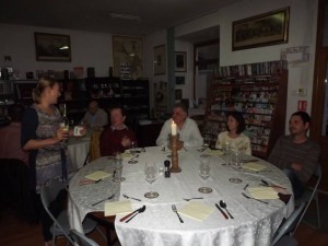 Jutka épp tölteni készül