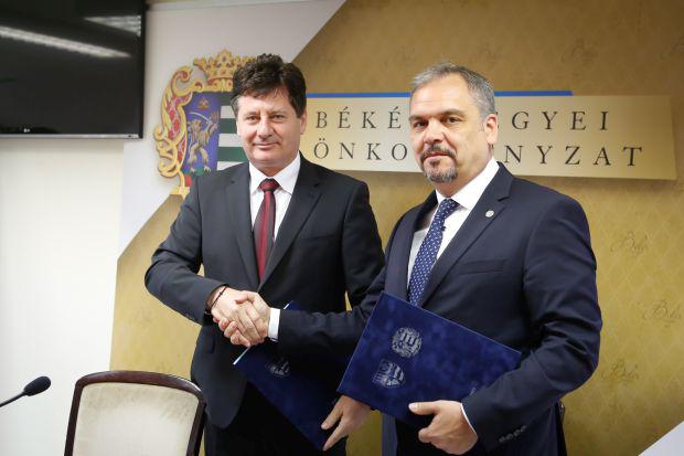 <em>Hír szerkesztése</em> Arad–Békés: megújították az együttműködési megállapodást