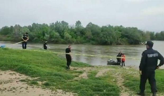 <em>Hír szerkesztése</em> Magyarországon találhatták meg a csónakbalesetben eltűnt egyik gyereket [FRISSÍTVE]