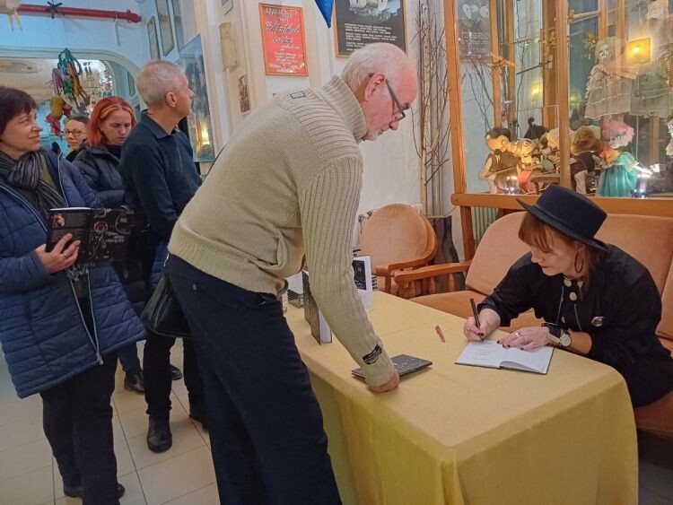 Kézdi Imola könyvbemutatója