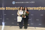 Budacsek Tímea az édesanyjával, Budacsek Teréziával vett részt a díjátadón | Forrás: csikygergelyarad.ro