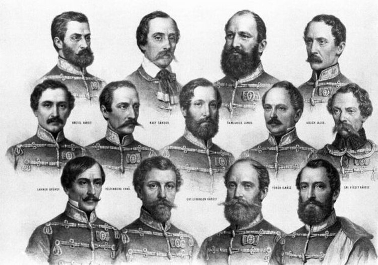 <em>Hír szerkesztése</em> Az októberi tizenhárom