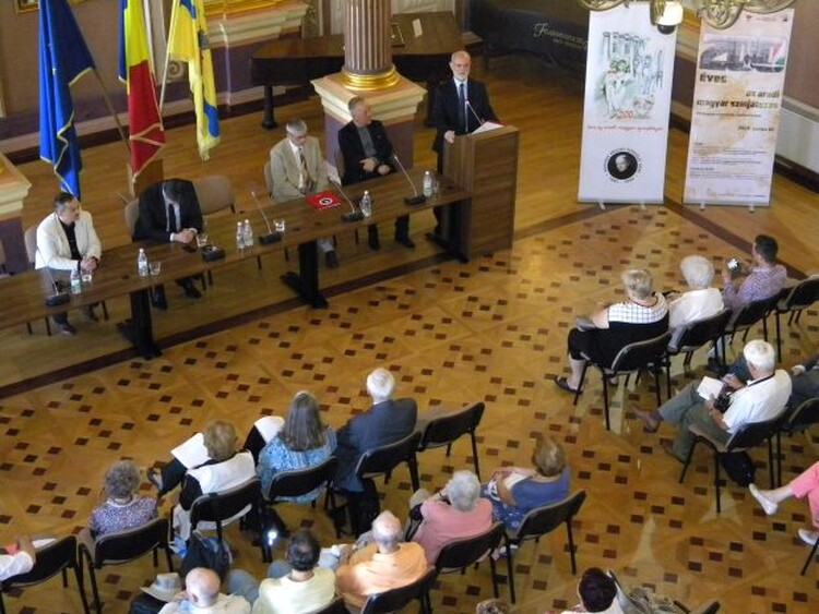 <em>Hír szerkesztése</em> Kétszáz éves az aradi magyar színjátszás [AUDIÓ]