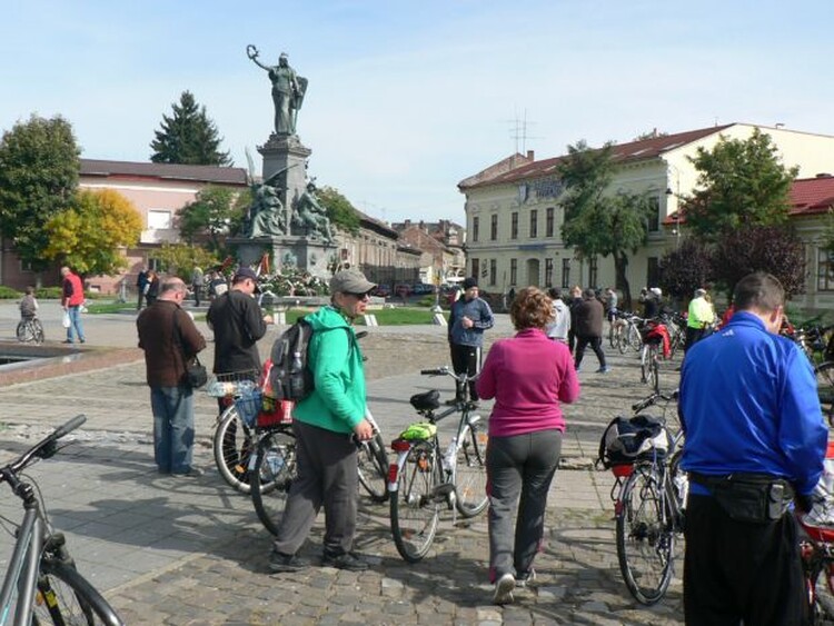 <em>Hír szerkesztése</em> 49-et a '49-ért!