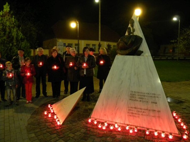 <em>Hír szerkesztése</em> A Szoboszlay-per áldozatainak a sírját keresik Aradon