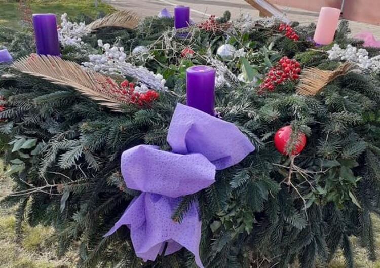 <em>Hír szerkesztése</em> Meggyújtották a második gyertyát a pécskai adventi koszorún