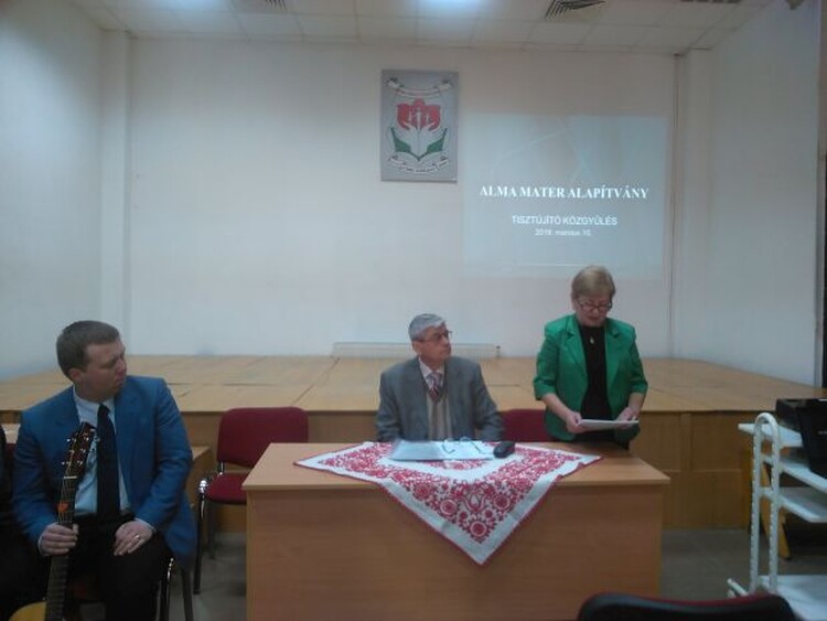 <em>Hír szerkesztése</em> Tisztújítás az Alma Mater Alapítványnál