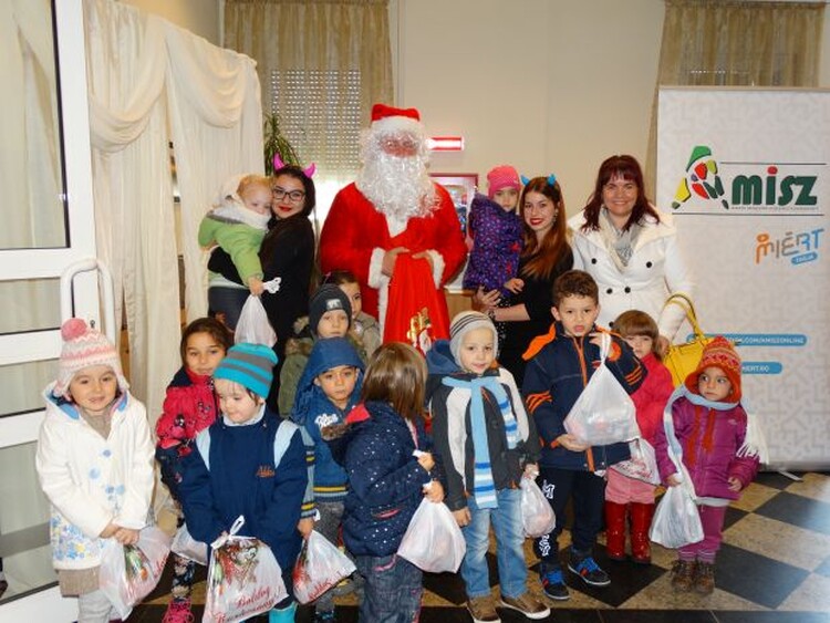 <em>Hír szerkesztése</em> Idén is eljött az AMISZ-Mikulás