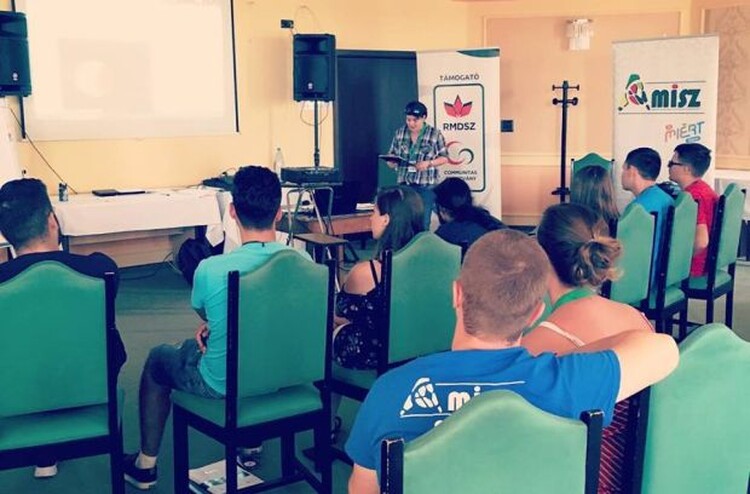 <em>Hír szerkesztése</em> Virtuális világról és valós projektekről beszélgettek [AUDIÓ]