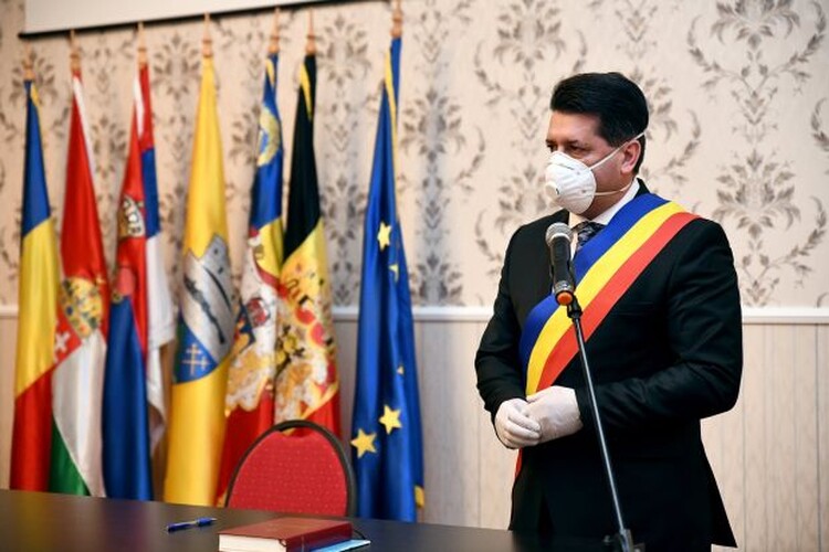 <em>Hír szerkesztése</em> Letette az esküt Antal Péter pécskai polgármester és a helyi tanács