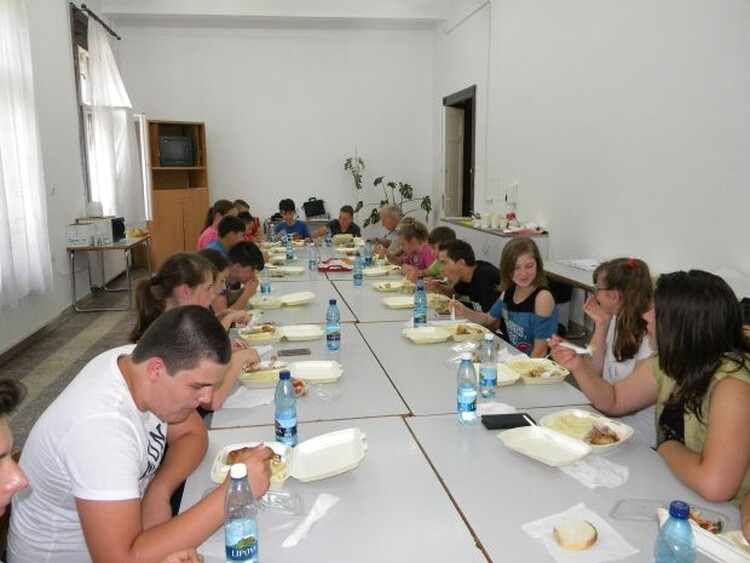 <em>Hír szerkesztése</em> Megkezdődött az anyanyelvi tábor [AUDIÓ]