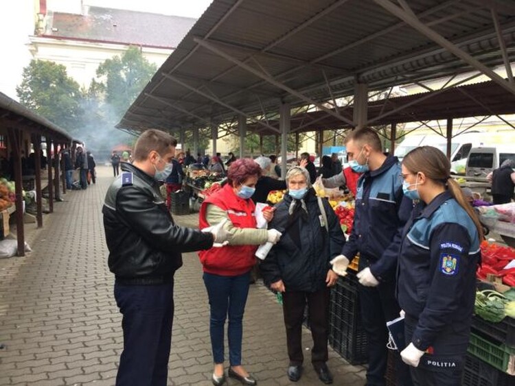 <em>Hír szerkesztése</em> Csak zsúfolt helyeken kötelező a kültéri maszkviselés