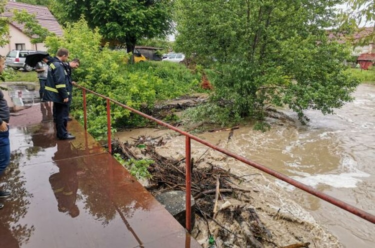 <em>Hír szerkesztése</em> Árvízriasztás a Maros Arad megyei mellékfolyóin