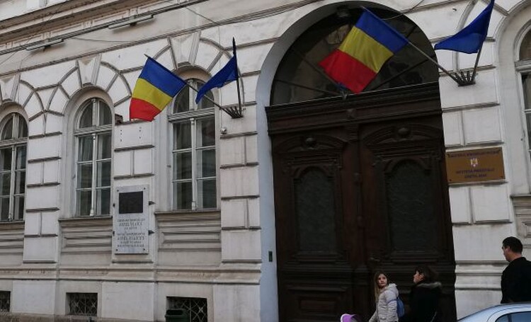 <em>Hír szerkesztése</em> Figyelmeztető sztrájkra készülnek a prefektúrán