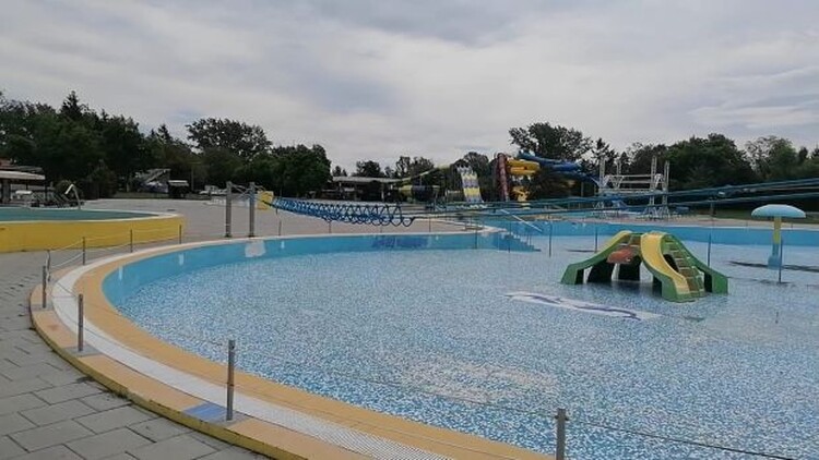 <em>Hír szerkesztése</em> Június elsején kezdődik a strandszezon