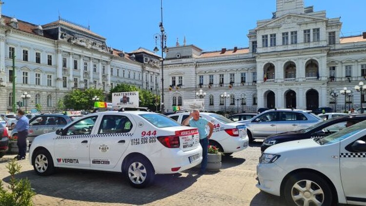 <em>Hír szerkesztése</em> Taxisok vesznek részt az oltáskampányban