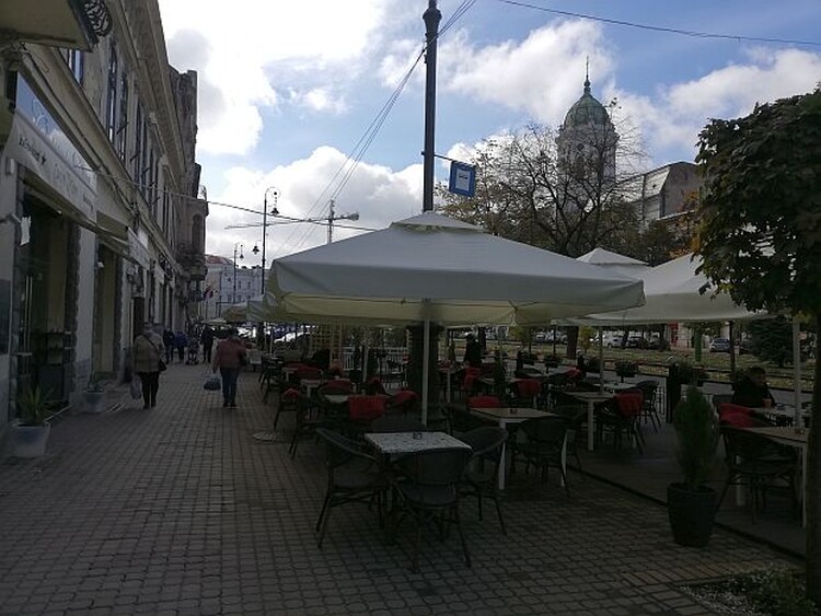 <em>Hír szerkesztése</em> Enyhítettek a 6 ezrelékes fertőzöttség felett érvényes korlátozásokon