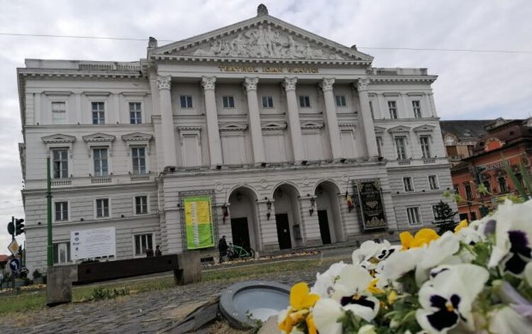 <em>Hír szerkesztése</em> Megkezdődött a színház felújítása és restaurálása