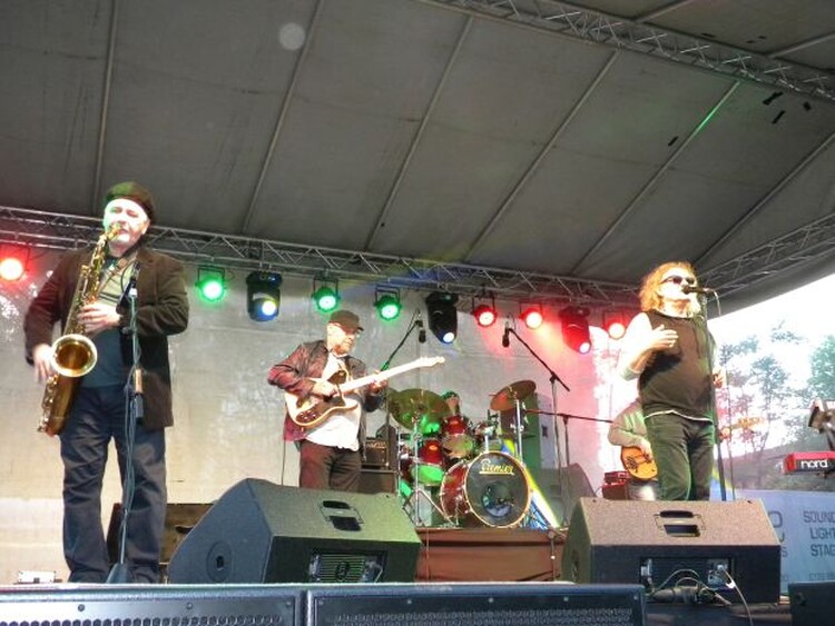 <em>Hír szerkesztése</em> Magyar Majális – KÉPEKBEN