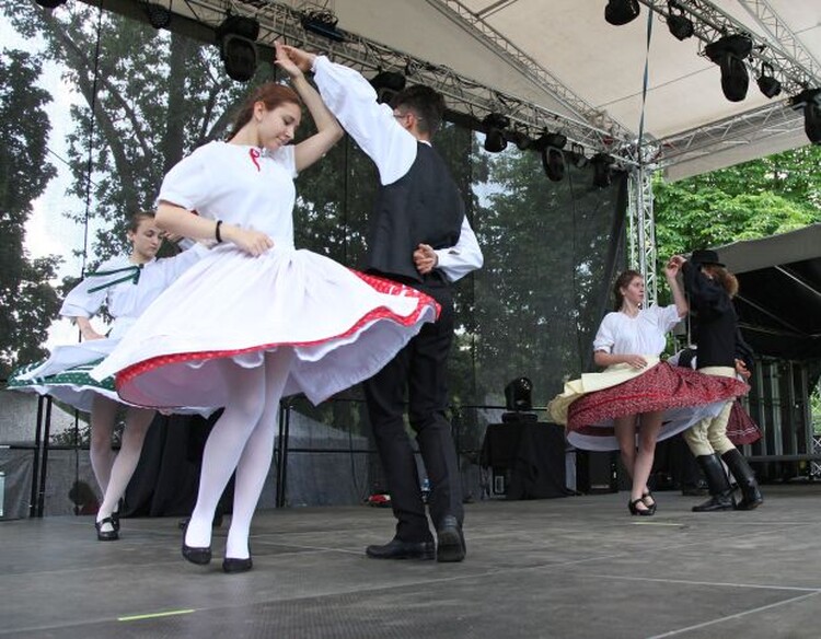 <em>Hír szerkesztése</em> Aradi néptáncos diákok léptek fel a Hegyvidéki Napokon