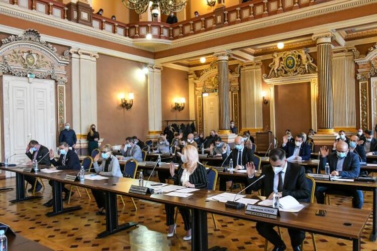 <em>Hír szerkesztése</em> Magyar tételek is vannak a pénteken megszavazott aradi költségvetésben