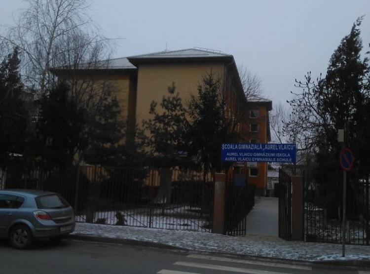 <em>Hír szerkesztése</em> Meddig tarthatók a kerületi magyar tagozatok? [AUDIÓ]