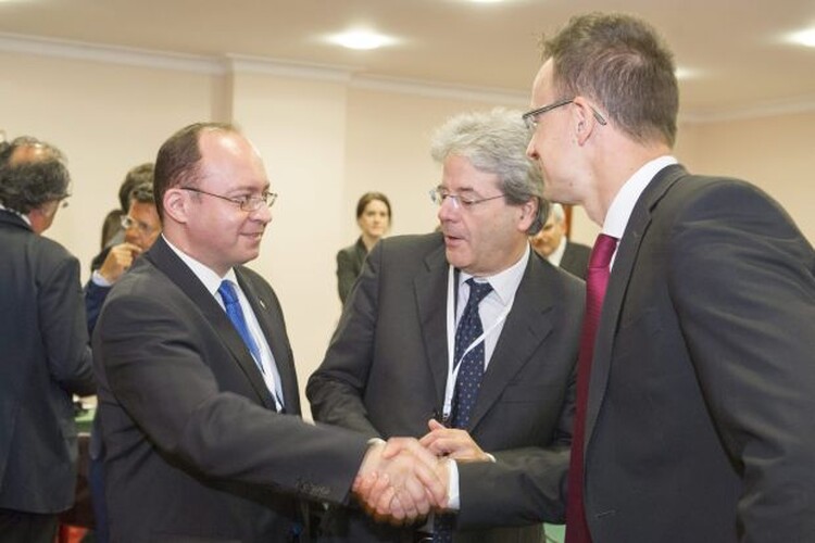 <em>Hír szerkesztése</em> A román külügy szerint a korrupció elleni harc nincs tekintettel az etnikumra