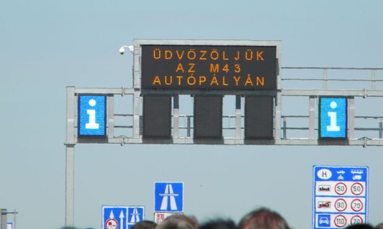 <em>Hír szerkesztése</em> Már egy oltással is be lehet utazni Magyarországra Romániából