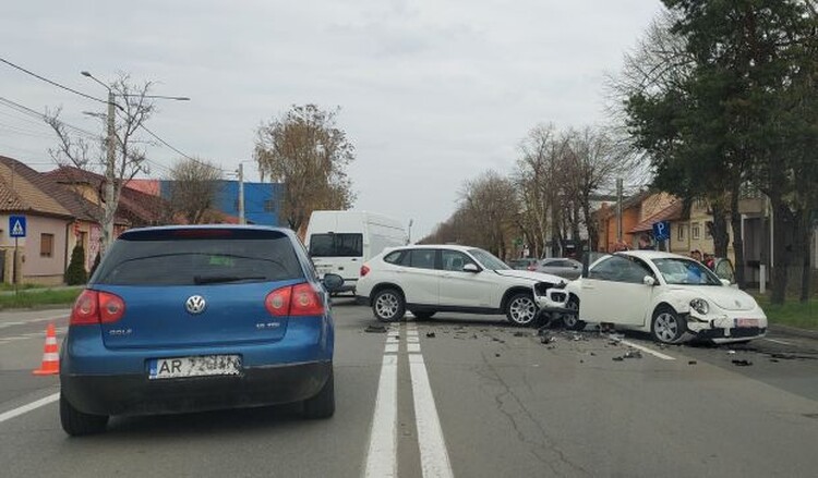 <em>Hír szerkesztése</em> Két baleset is történt péntek déltájban