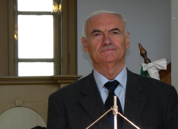 <em>Hír szerkesztése</em> Újságírót jelöl Ezüstfenyő-díjra az aradi RMDSZ