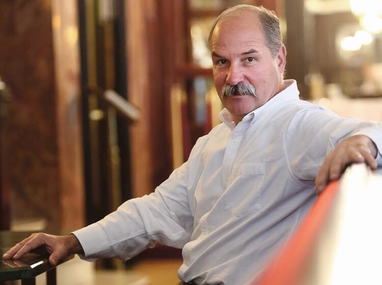 <em>Hír szerkesztése</em> Félbevágott pipafüst 