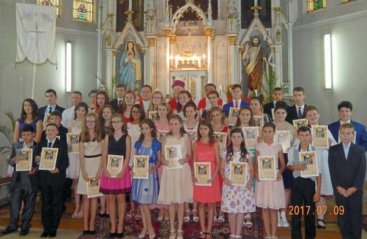 <em>Hír szerkesztése</em> Bérmálás Pécskán