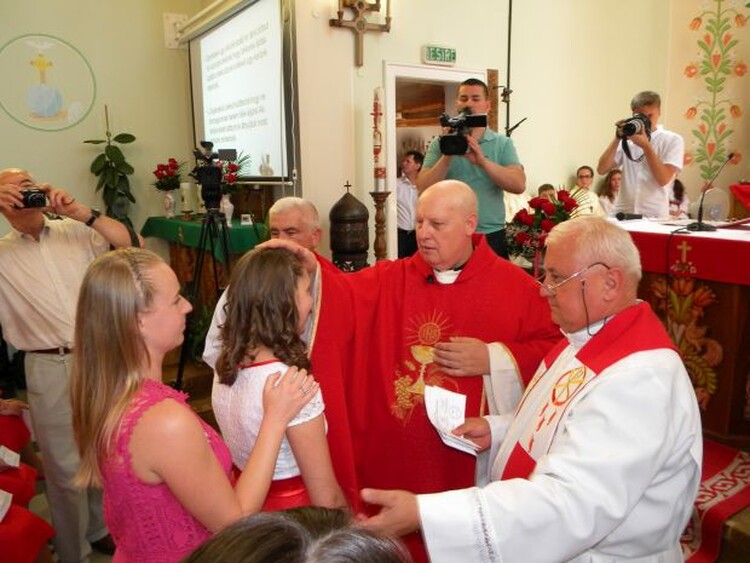 <em>Hír szerkesztése</em> Több mint hatvan bérmálkozó Arad-Ségán