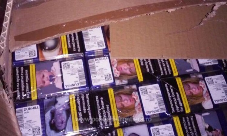 <em>Hír szerkesztése</em> Csempészcigiben és használt gumiabroncsban „utaztak” a határrendészek