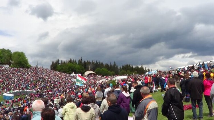 <em>Hír szerkesztése</em> Csíksomlyói búcsú – A kulturális államtitkár akadályozta meg az UNESCO-védettséget [VIDEÓ]