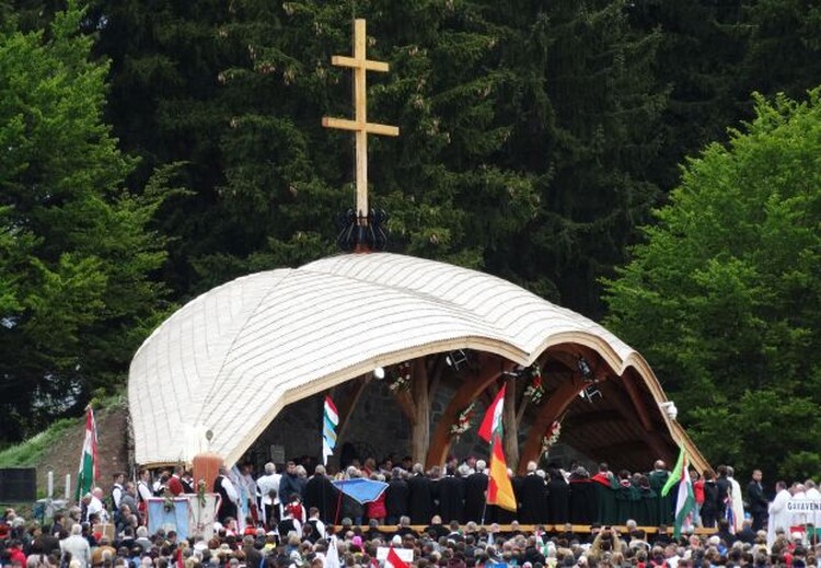 <em>Hír szerkesztése</em> Hungarikum lett a csíksomlyói pünkösdi búcsú