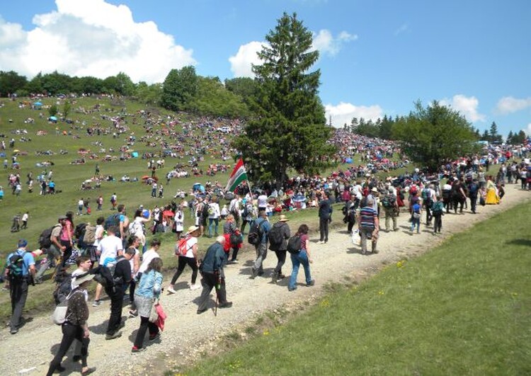 <em>Hír szerkesztése</em> Meghosszabbították a veszélyhelyzetet, de engedélyezték a zarándoklatokat